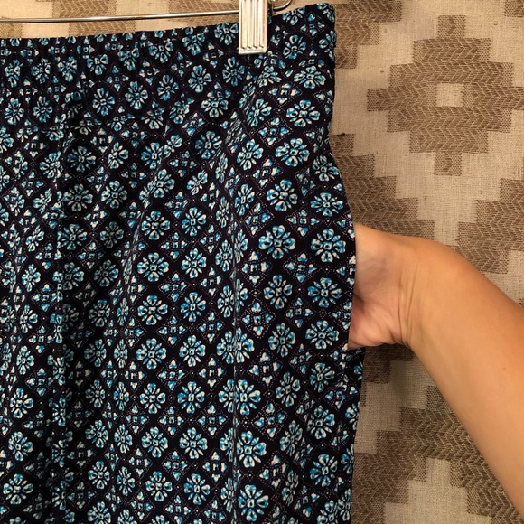 Talbots Blue Elastic Pull On Floral Silky Pants! - Picture 4 of 8